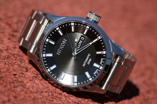 Nixon montre The Automatic 2