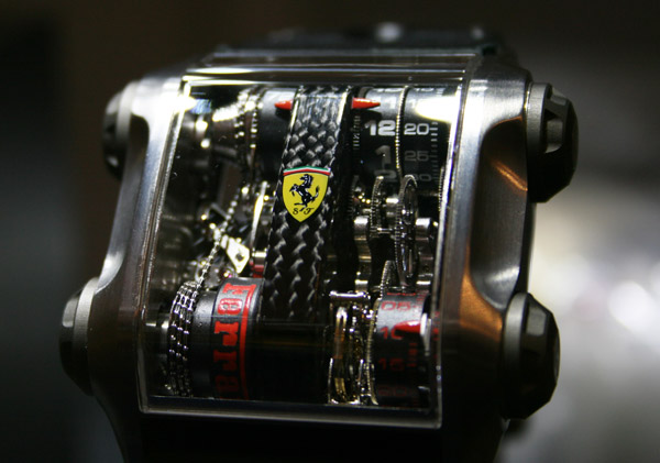 Montre-Ferrari-Cabestan