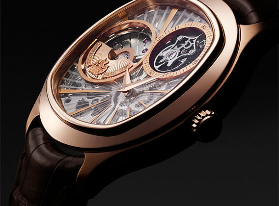 Piaget Emperador Coussin Tourbillon automatique extra-plat de profile