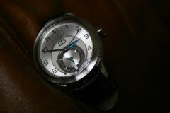 Montre-GMT-Charriol-Columbus-Grande-Date