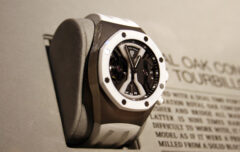 Royal-Oak-Concept-GMT-Tourbillon-céramique-blanche