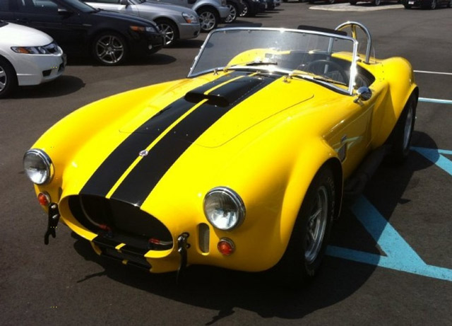 Shelby-Cobra-Roadster-capeland-baume-mercier