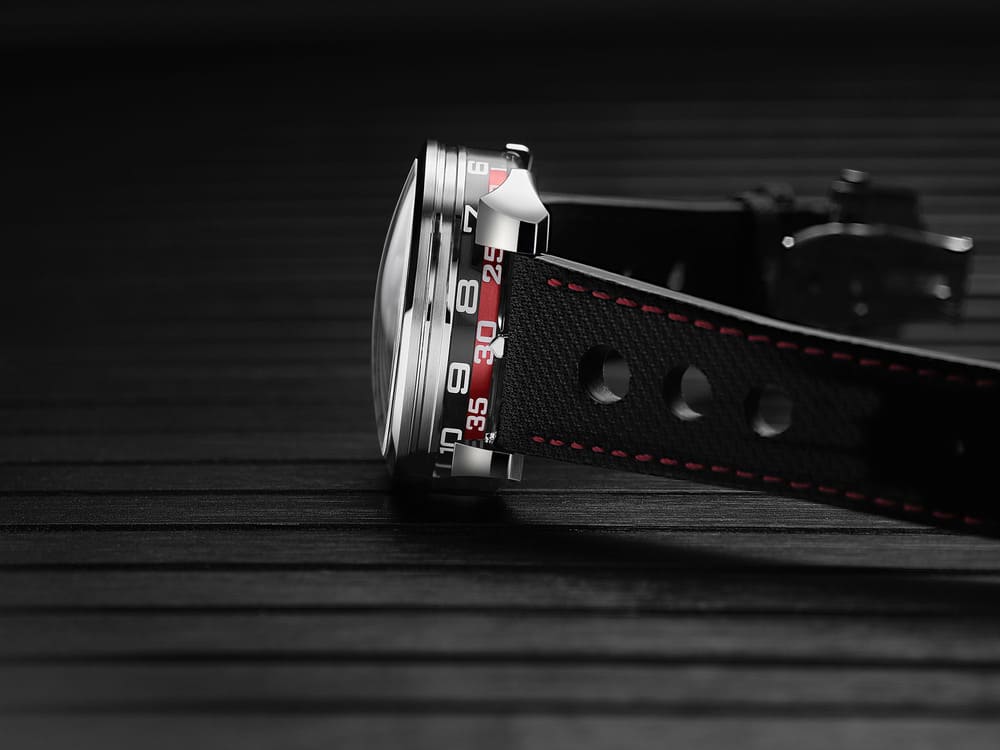 Montre MAD-EDITIONS_MAD1-RED_Profile_Lres