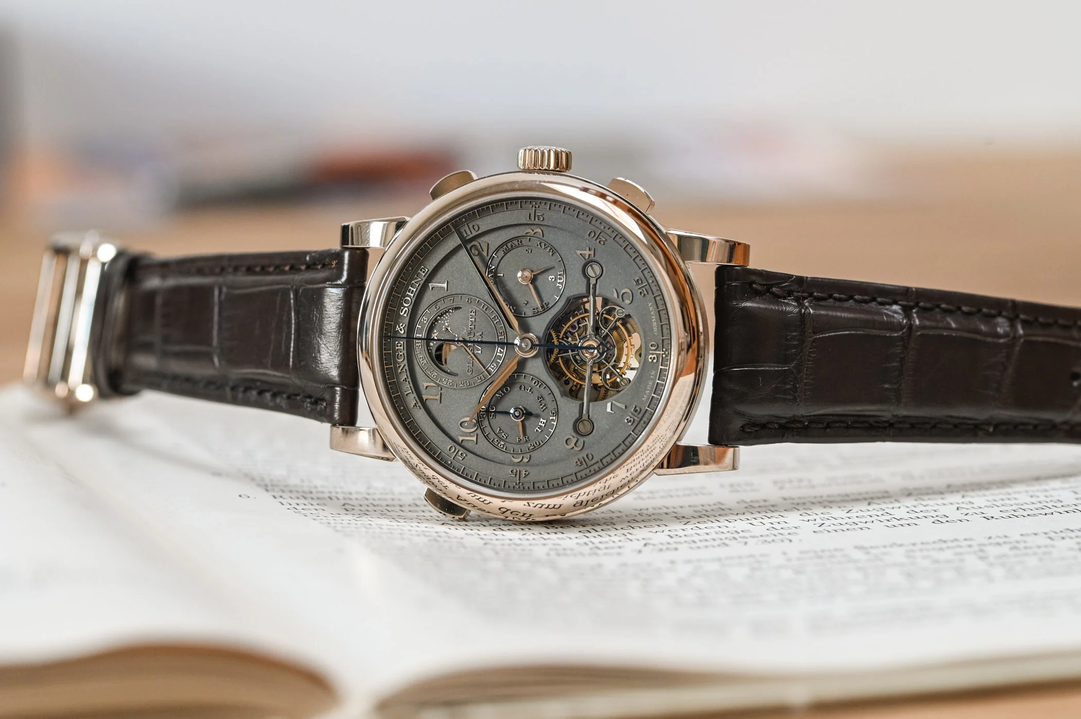 A-Lange-and-Sohne-or miel
