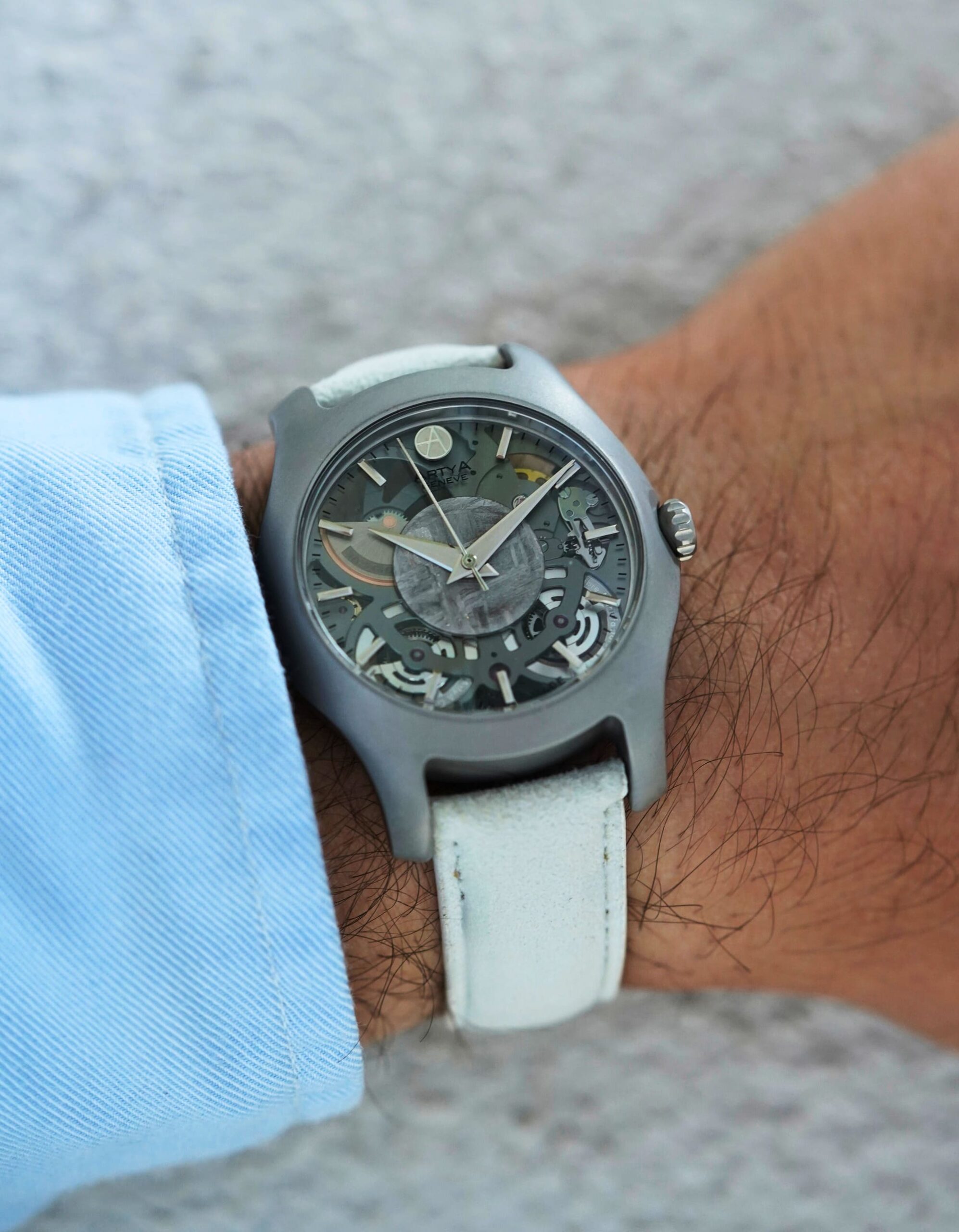 montre squelette boite titane