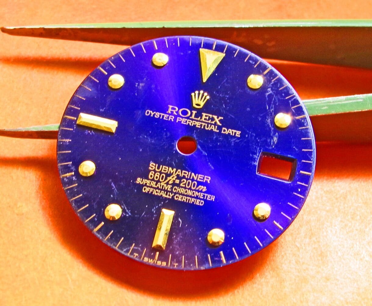Pourquoi certains cadrans changent de couleur avec le temps ? - montres-passion.fr