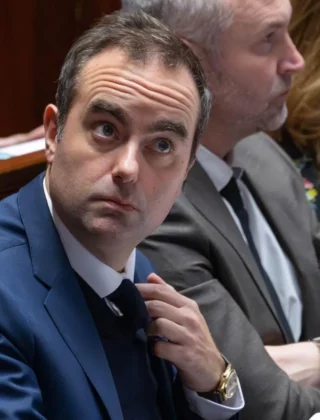 quelle Montre porte Sébastien Lecornu