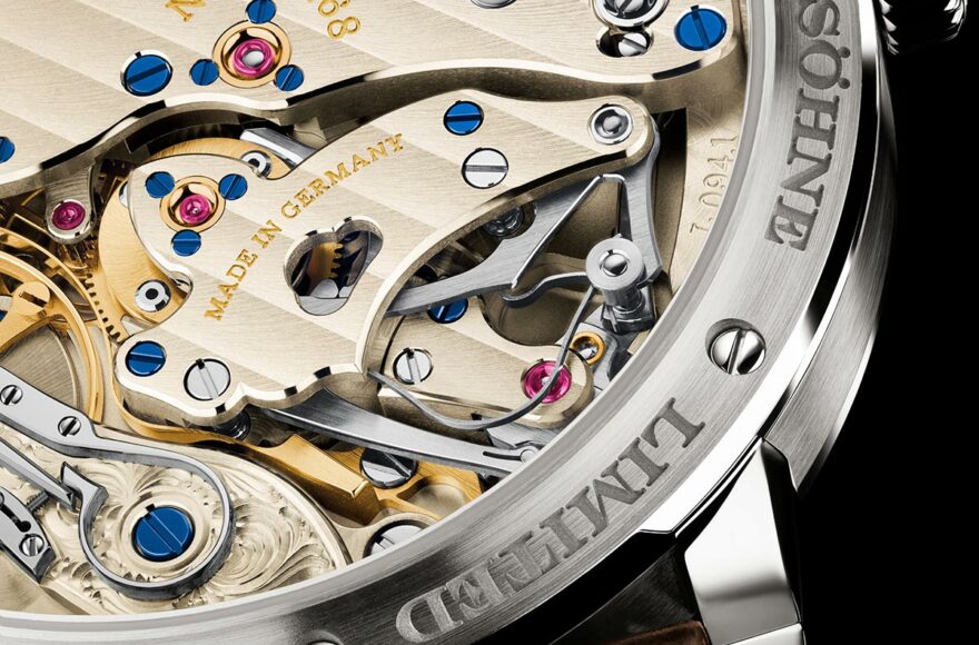 Montres secondes sautantes