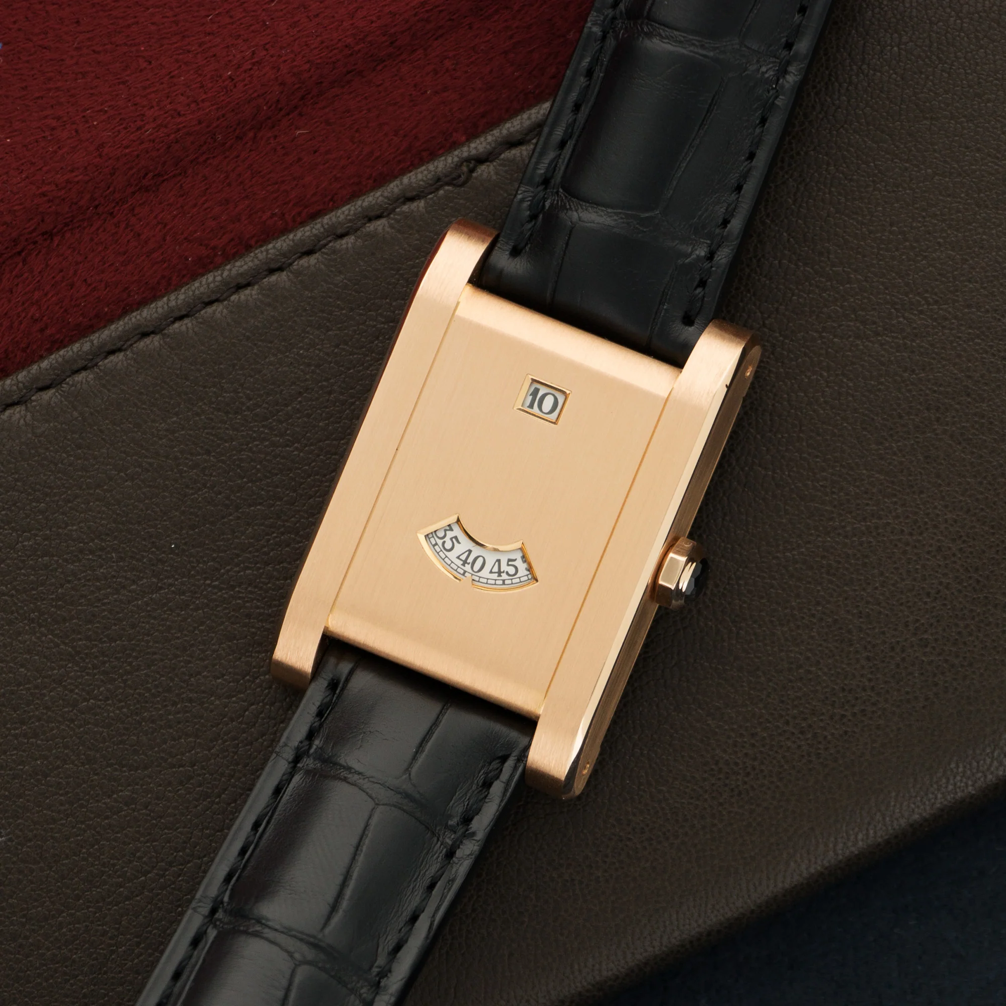 cartier tank heure sautante
