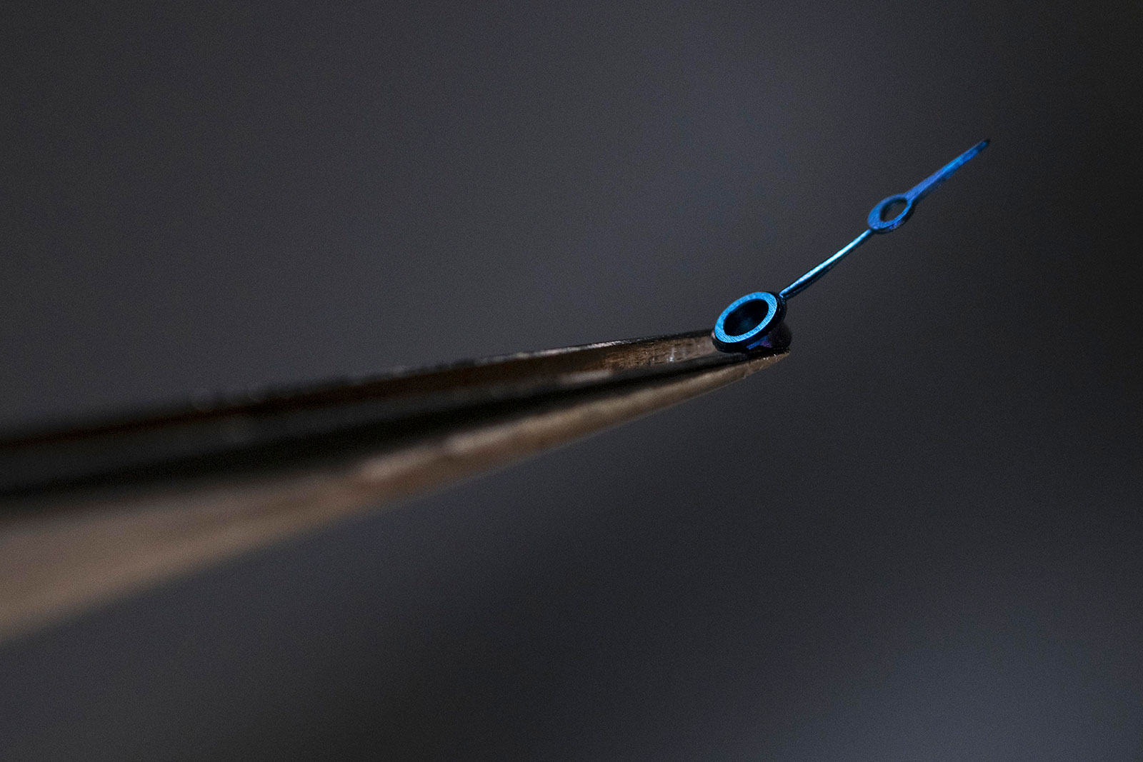 aiguilles montres bleuies à la flamme