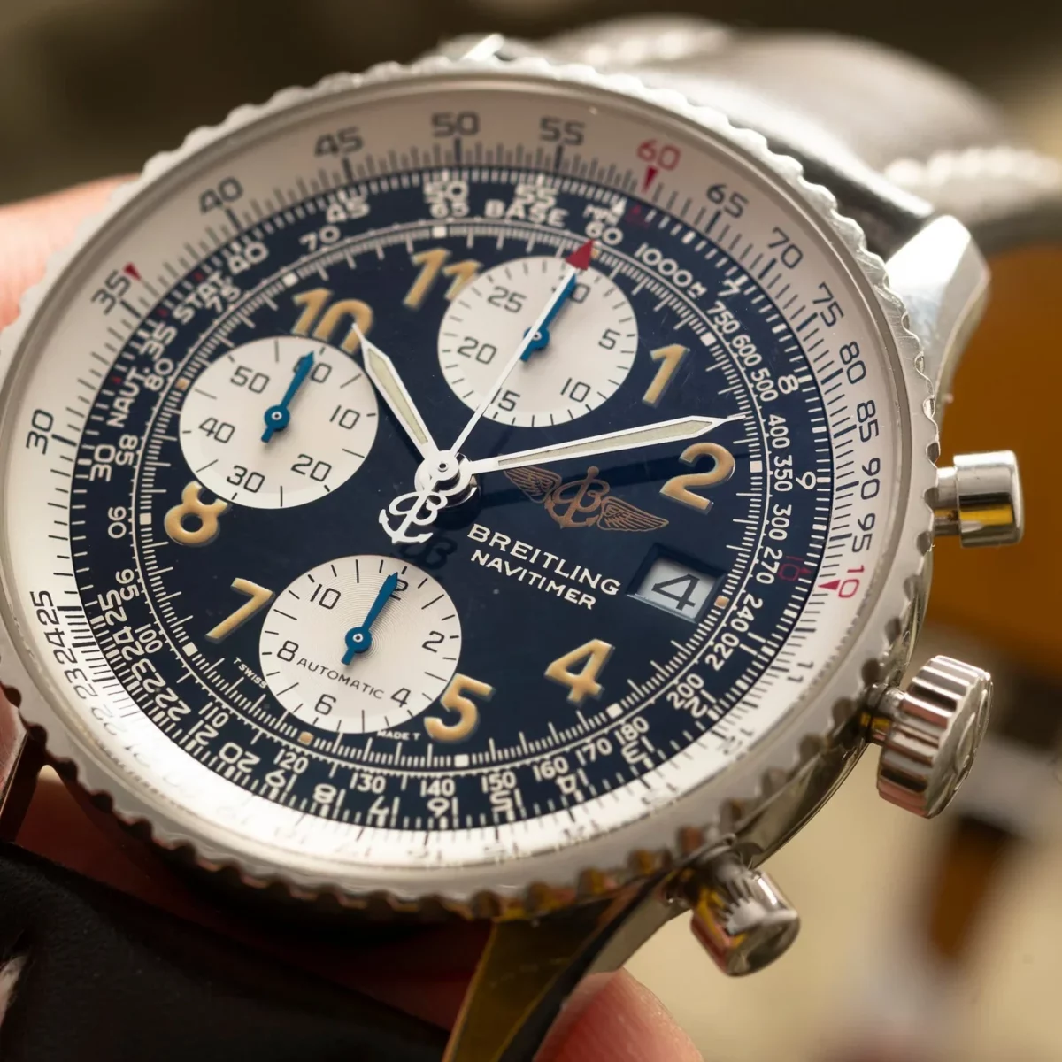 breitling-navitimer-est-montre-pilote-excellence-guide-2-4