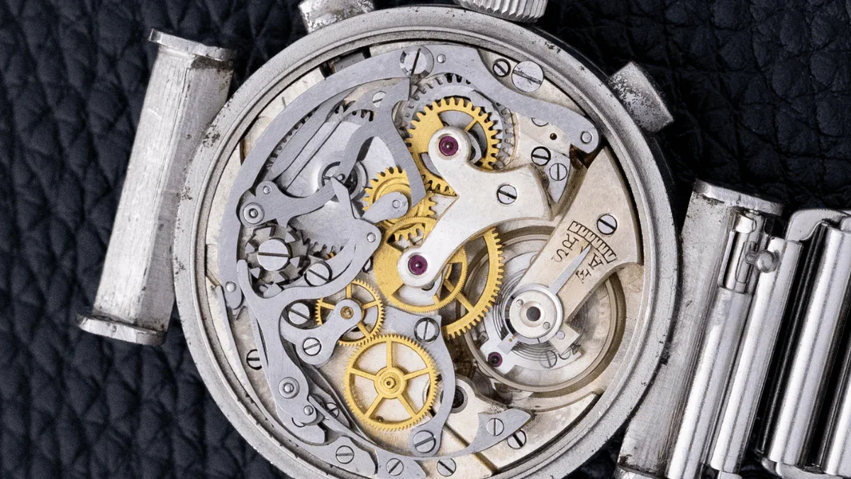 Vue rapprochée de fonctionne chronographe roue colonnes